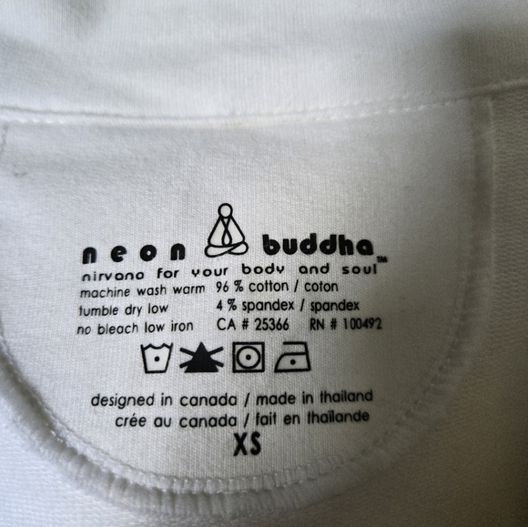 Neon Buddha Off White Sweater Jacket with Oversized Brown Buttons. Size XS - Picture 8 of 10